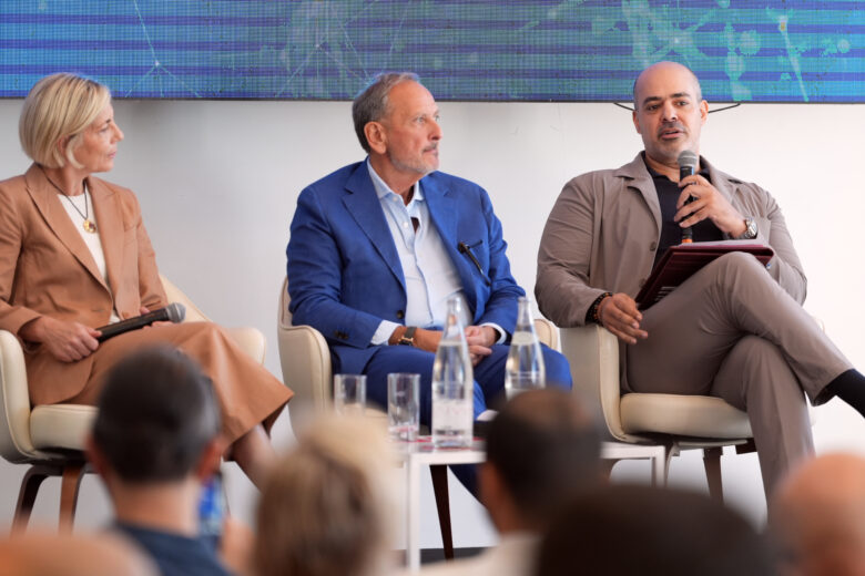 https://www.lapresse.it/sport/2025/09/26/nautica-allo-yacht-club-de-monaco-focus-sui-porti-turistici-del-futuro/